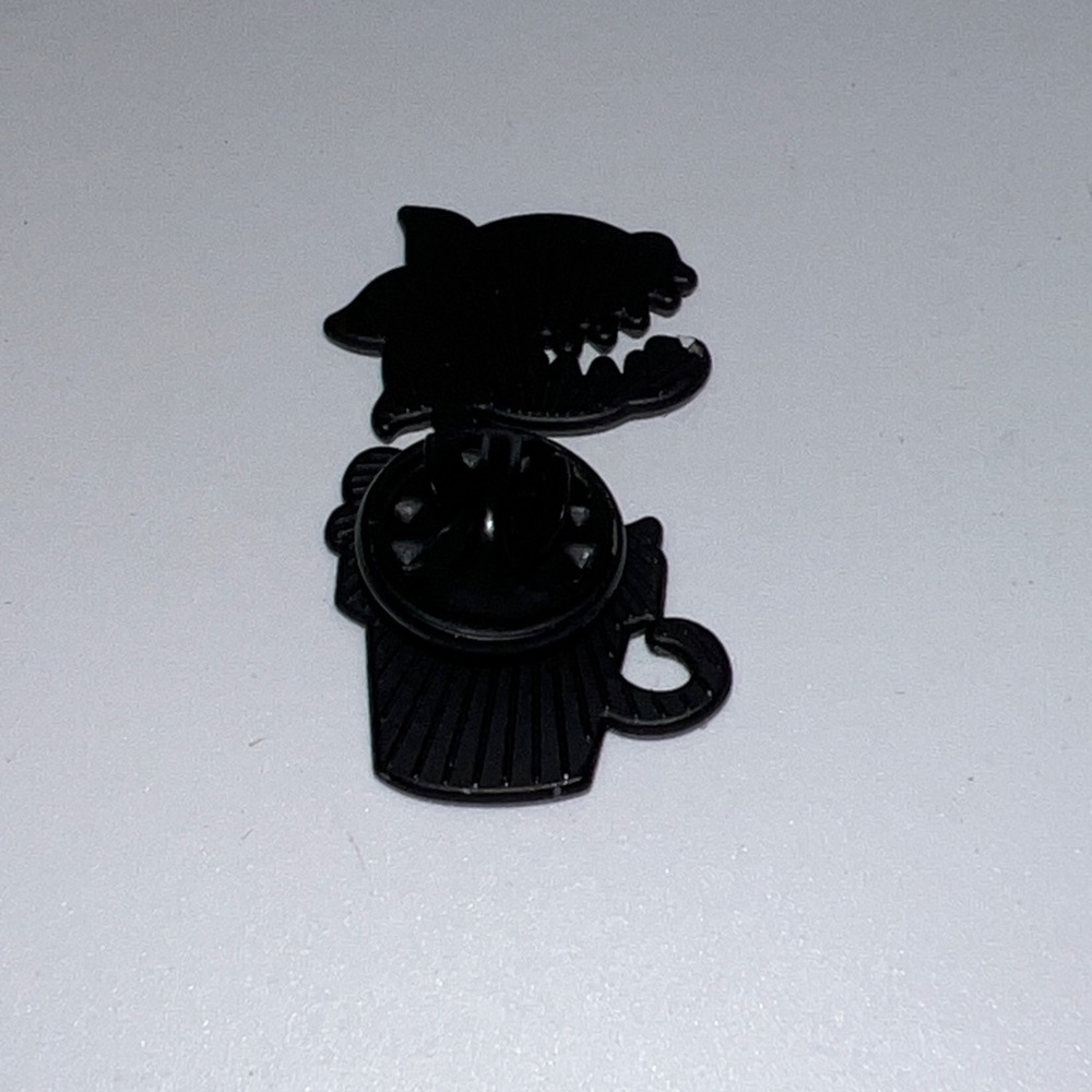 Audrey II Enamel Pin – Little Shop of Horrors Inspired Collectible - Picture 3 of 4